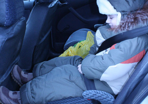 Как обстоят дела с детскими креслами в такси и кто должен думать о безопасности детей?