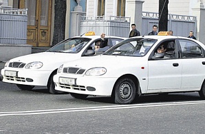 Украинцы в такси забывают деньги, зубы и детей