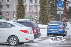 Таксистам Казани разрешат парковаться в центре города бесплатно